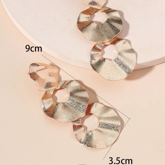 Droplet Earrings - Picture 4 of 4